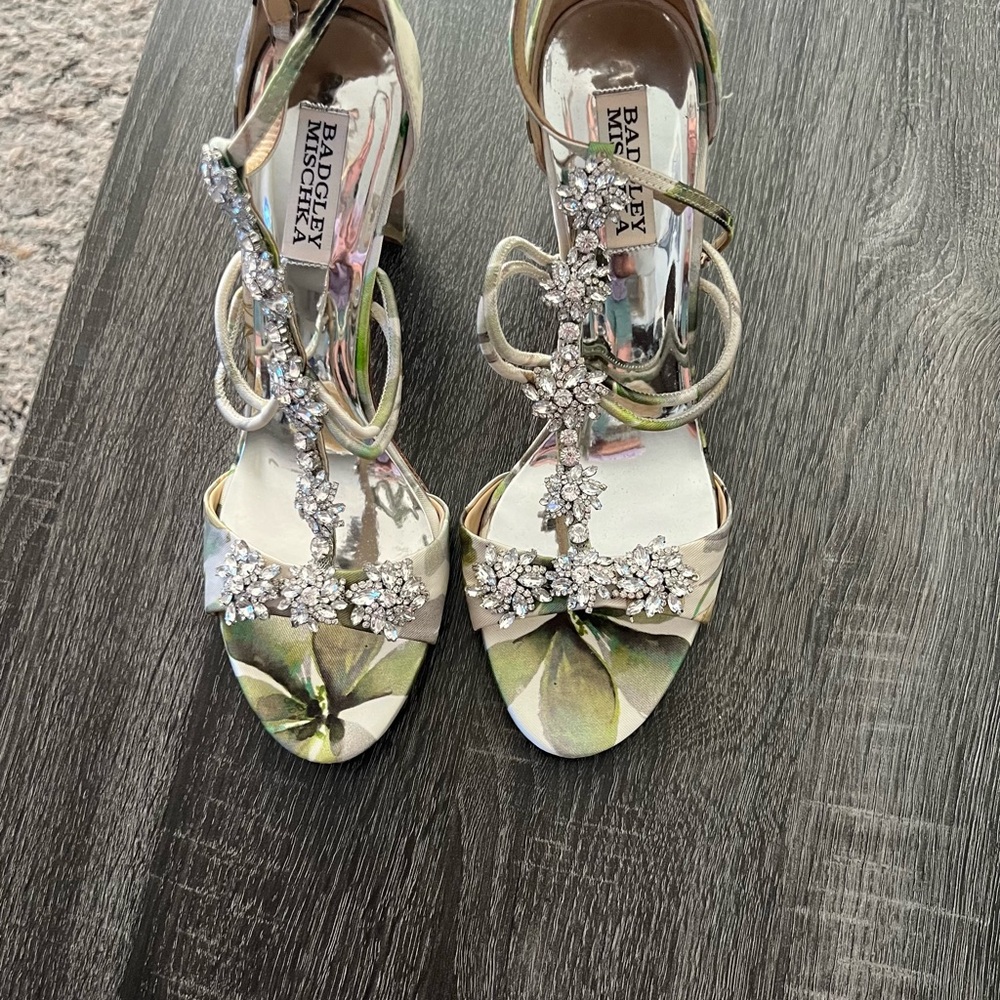 Formal shoes